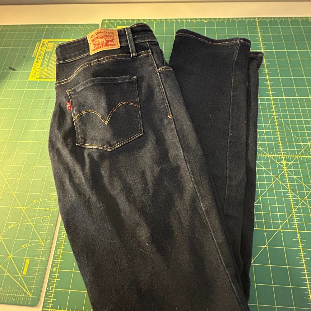Levi's Jeans dark wash worn once